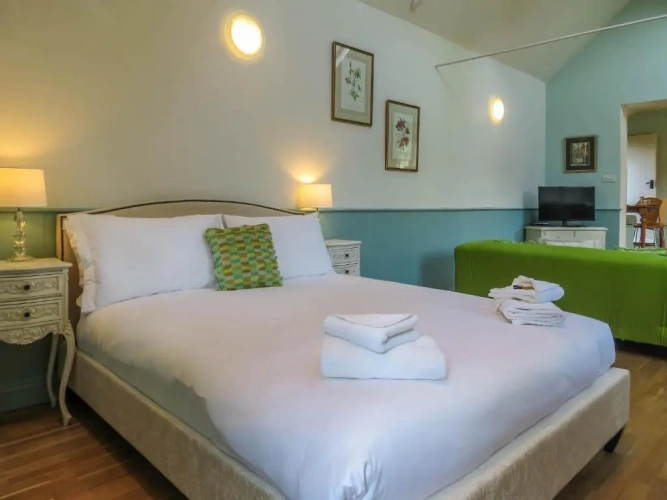 Double Cottage