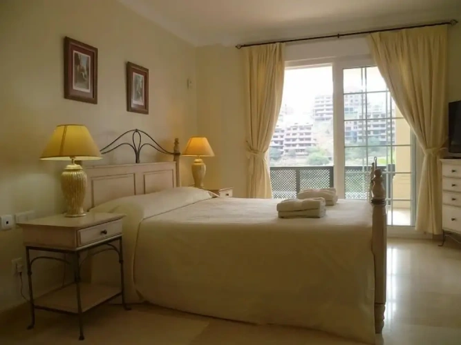 4 Bedrooms Villa