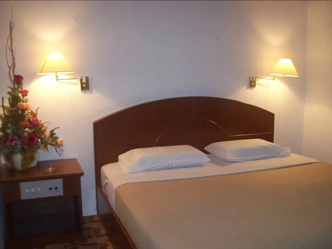 D'Valley Hotel