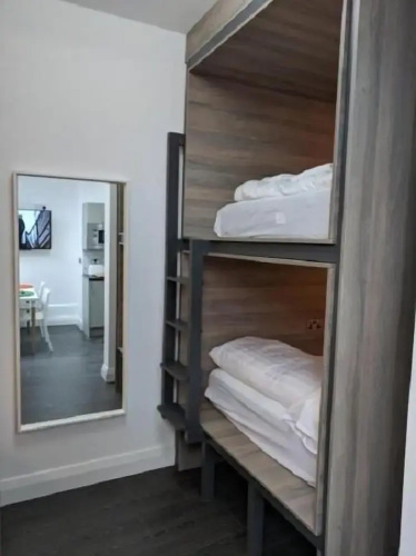 Kapsule Apartments