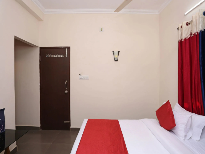 Hotel Shine By OYO Rooms