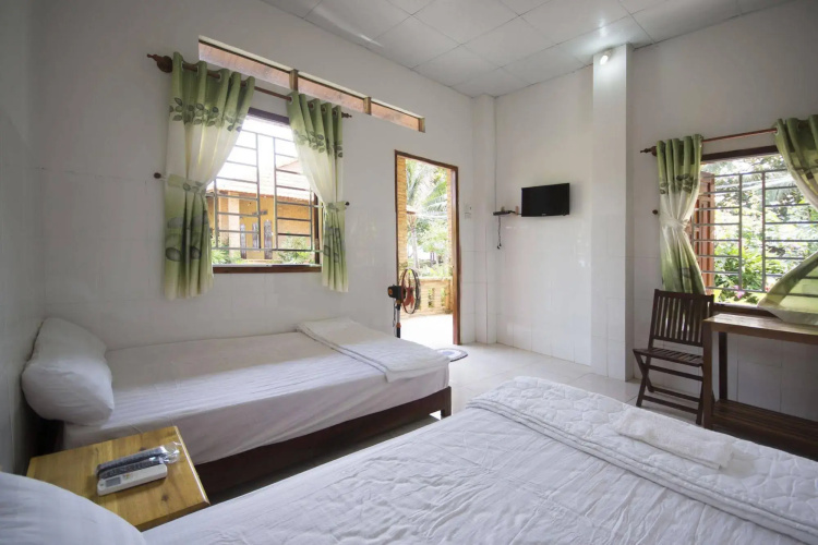 Bai Thom Cay Vong Nem Resort