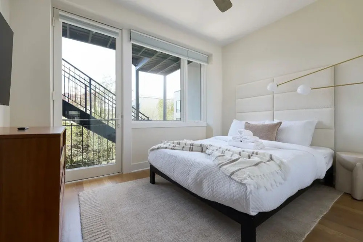 Hoboken Loft Hideaway - Walk to Path