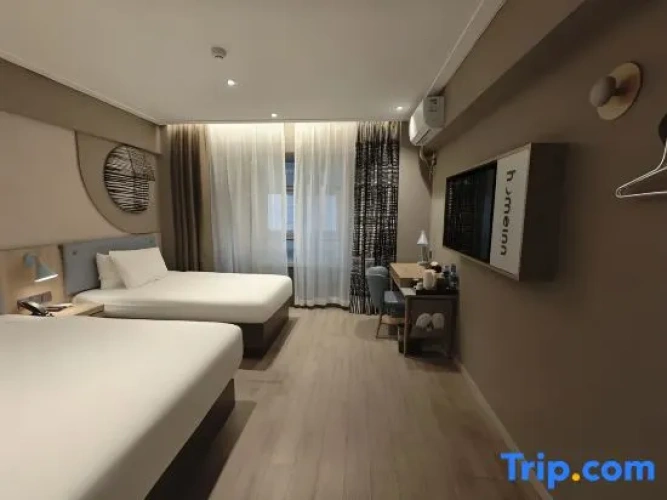 Standard Family room