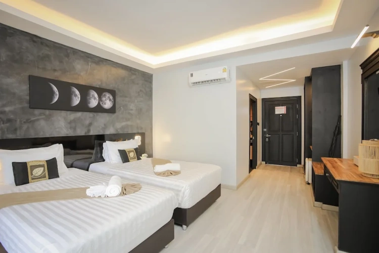 Superior Double room with balcony and with pool view
