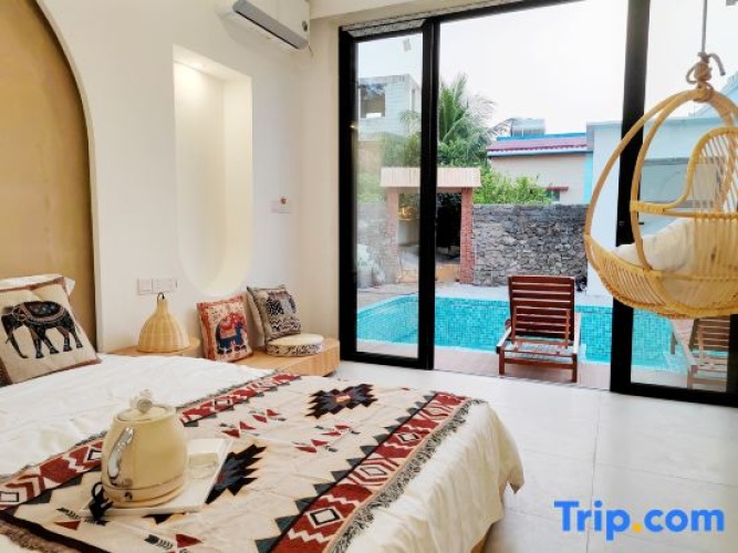 Deluxe Double room with pool view