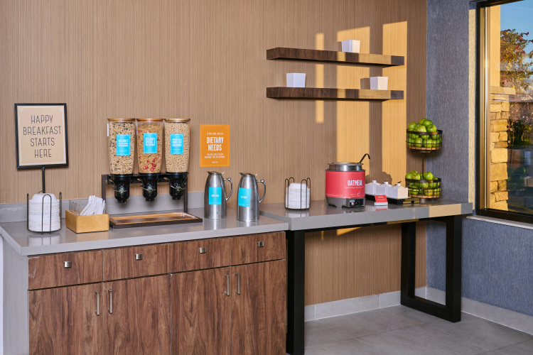 Hampton Inn Anchorage photo 24