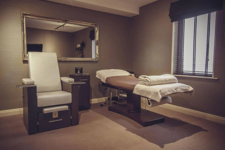 Peak Edge Hotel