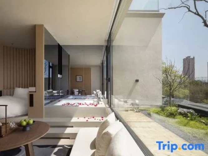 Suite with view