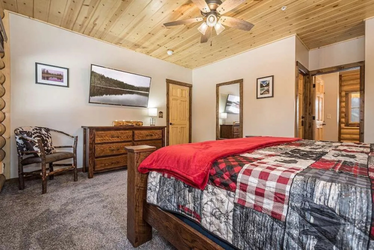 Honey Bear Hideaway by Taylor Made Deep Creek
