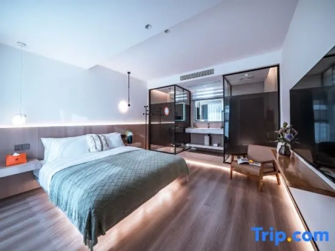 Standard Double room with courtyard view