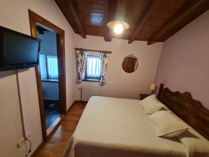 Classic (with shower) Single room