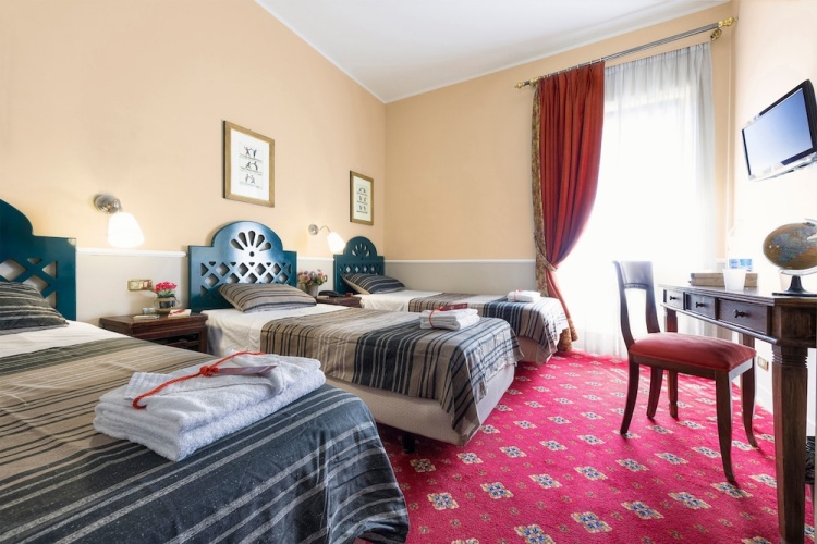 Colony Hotel photo 6
