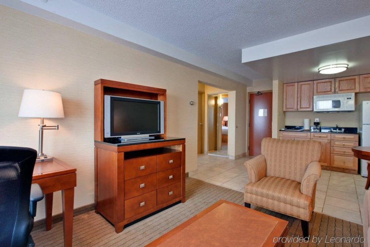 Sandman Hotel & Suites London Downtown