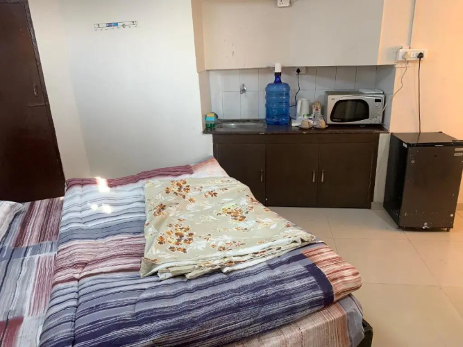 Kamil’s Studio Apartment