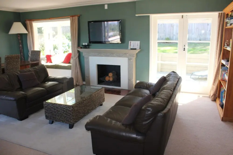 86 Conical Hill Road