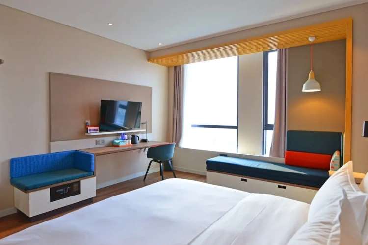 Standard Double room with city view