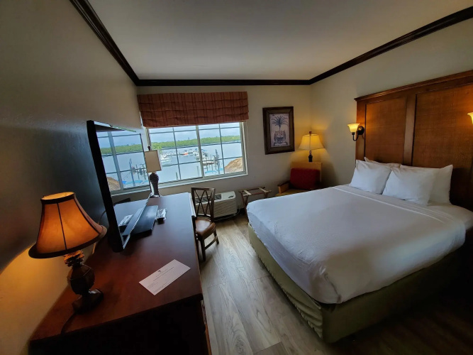 Bayfront Inn Fifth Avenue