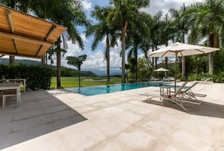 w Amazing 4BR Villa w Pool at Mesa de Yeguas