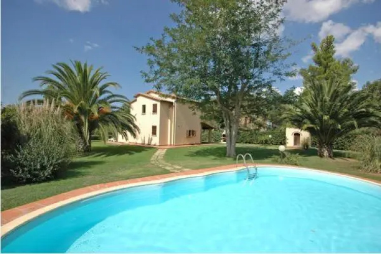 Villa Poderino by PosarelliVillas