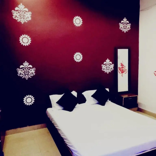 Red Stone Hotel