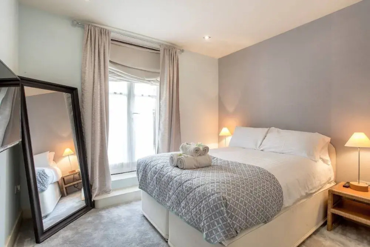 Stylish 2bed Apt With Free Parking/elevator