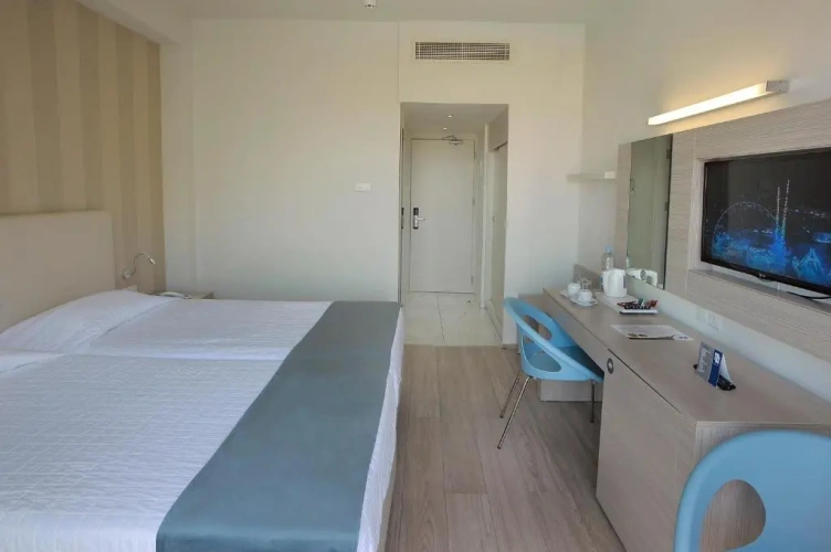 Superior Twin room with inland view