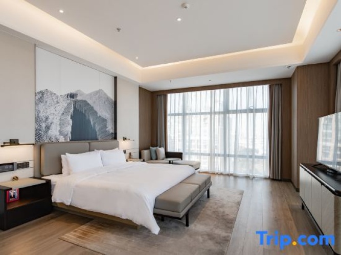 Deluxe Family Suite