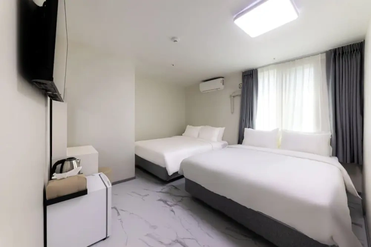 Standard Twin Family room