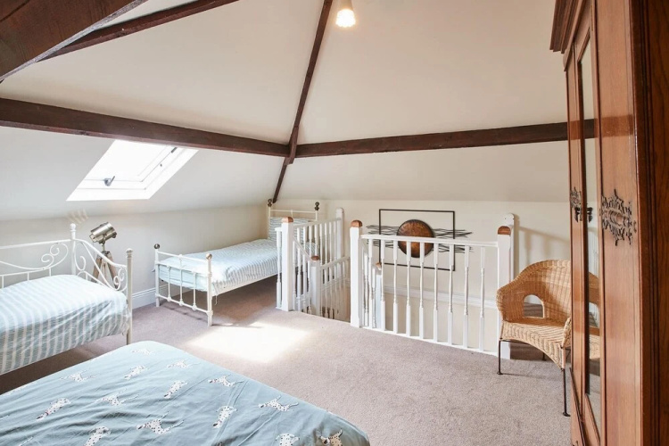 Host Stay Daisy Cottage