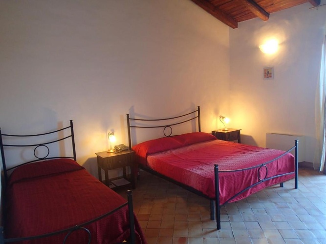 Standard Triple room with balcony