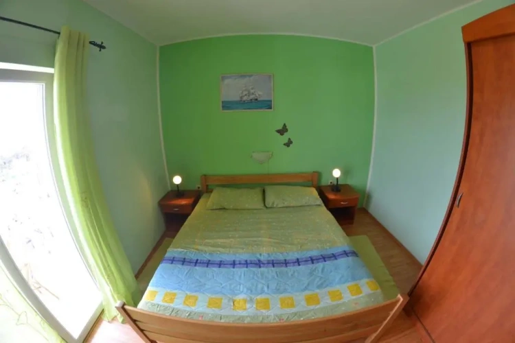 Apartment with sea view