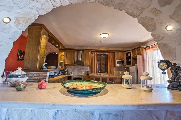 4 Bedrooms Luxury Villa