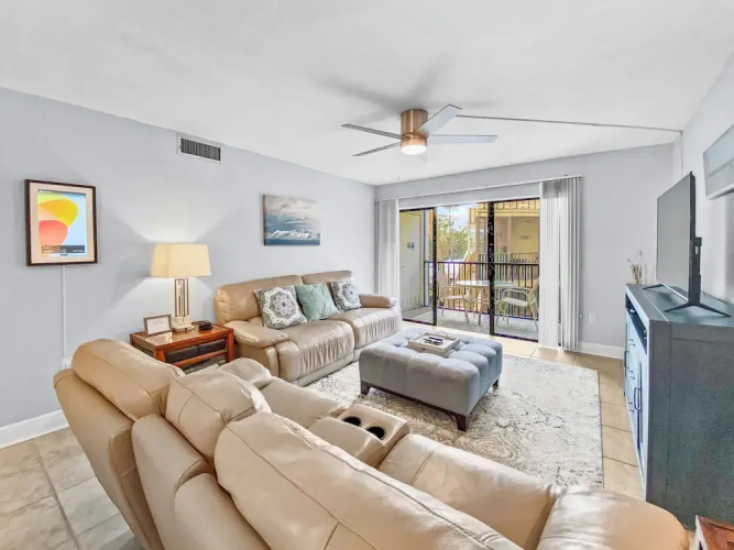 Bay Oaks - E82