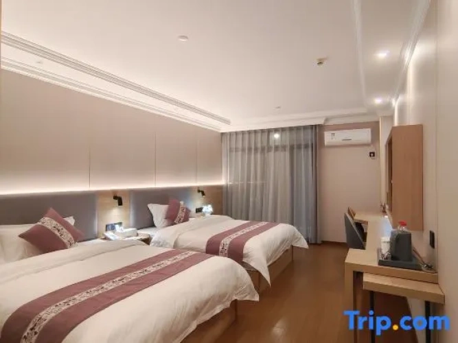 Superior Twin room with balcony
