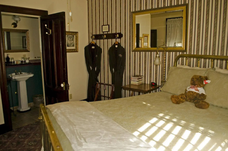 Historic National Hotel