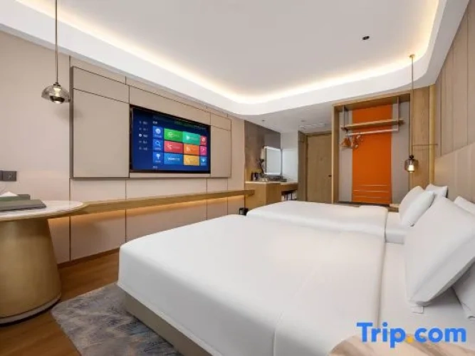 Standard Twin room with city view