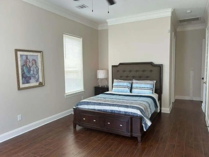 5 Bedrooms Cottage