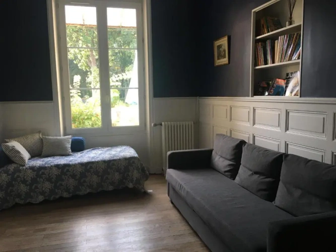 Standard Family room with garden view