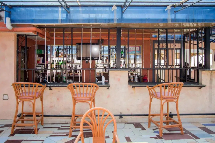 Alma Hotel