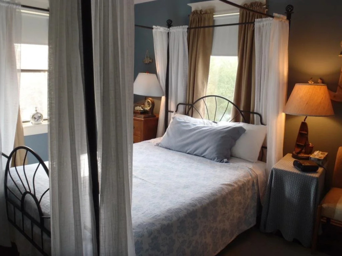 Haselwood Inn Bed & Breakfast