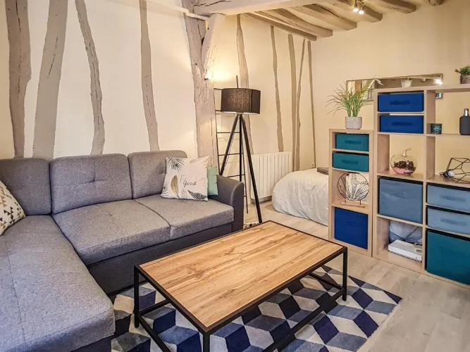 2 Bedrooms Apartment