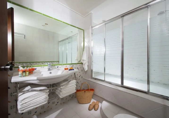 3 Bedrooms Family Villa