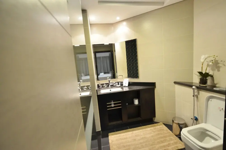 Lavish One Bedroom with Amazing Sun Deck & Pool