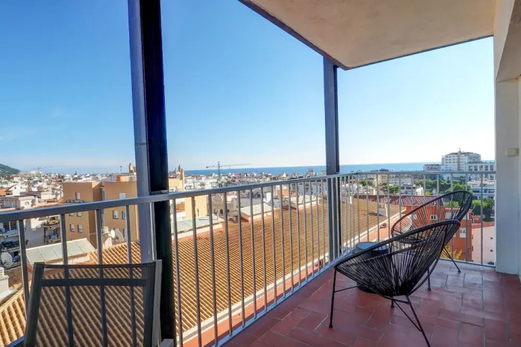 Chic Sea View Apartment