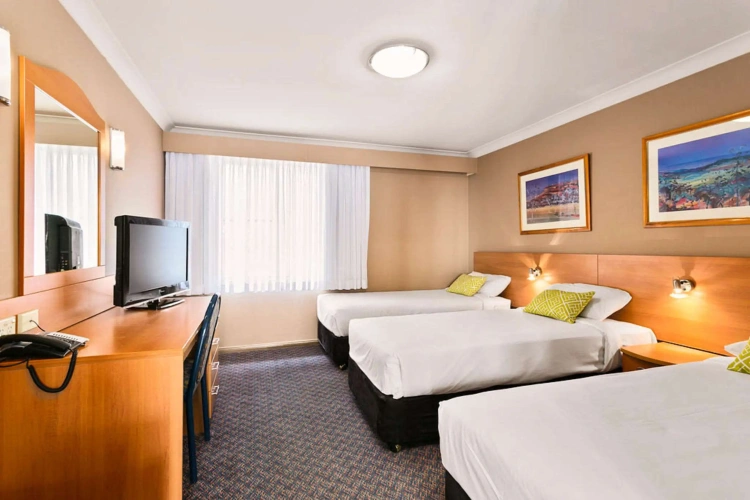Standard Triple room