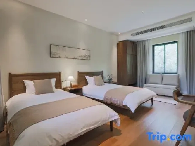 4 Bedrooms Luxury Villa