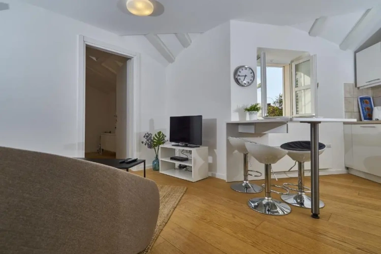 Apartment with balcony