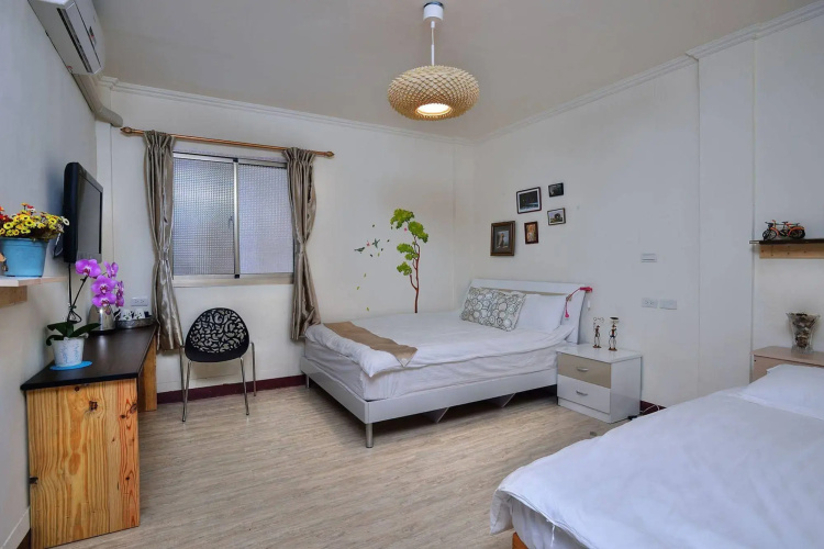 Ding Ding B & B