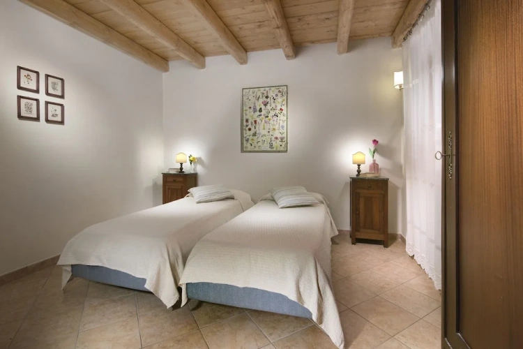 3 Bedrooms Family Apartment with garden view